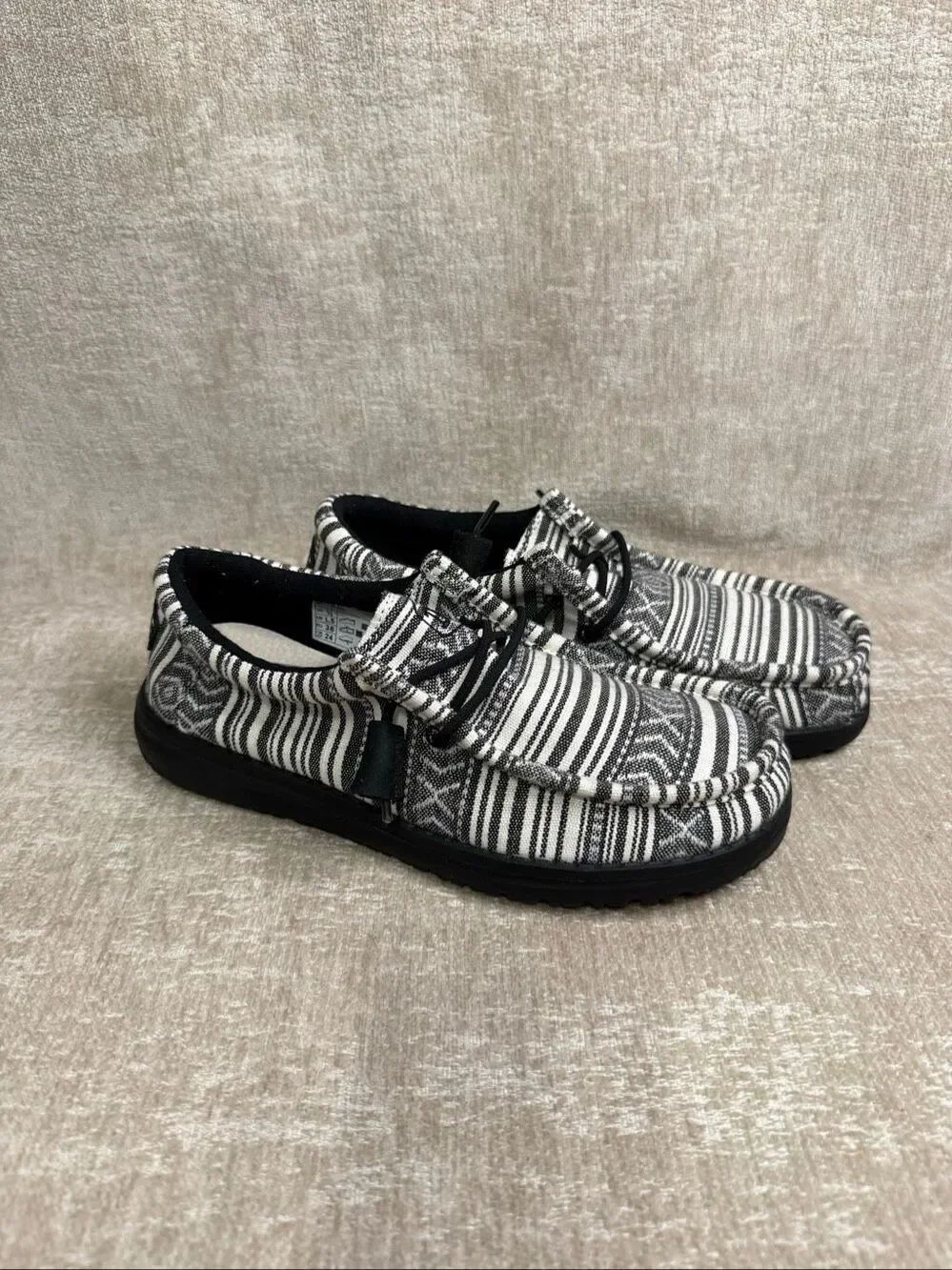 Hey Dude Womens Wally Serape Slip On Comfort Shoes Black Gravel Size 7